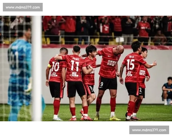 中超争冠大乱斗：三强翻车 1 分领跑，末轮生死局